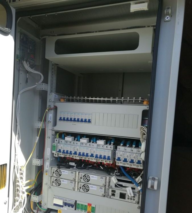 华为户外一体化电源柜ZXDU58 W121